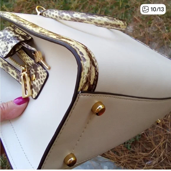 Coach Zoe Carryall Leather with Exotic Snake Skin Details W/ Lock and Key - Picture 13 of 14